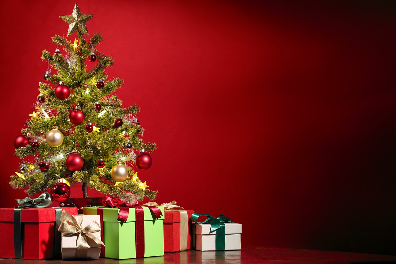 クリスマスに初彼女へ贈るプレゼントの予算はどのくらいが理想？