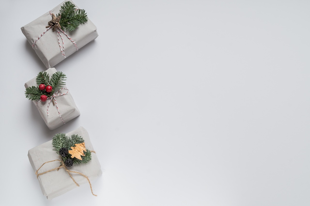 クリスマスプレゼントに最適な初彼女への予算はいくら？