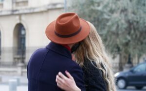 恋愛における感情は季節によってどのように影響するのか？